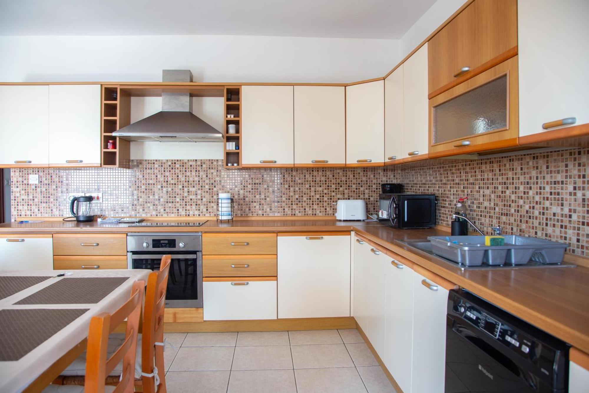2bd Cosy With Spacious Balcony - Close To Bugibba