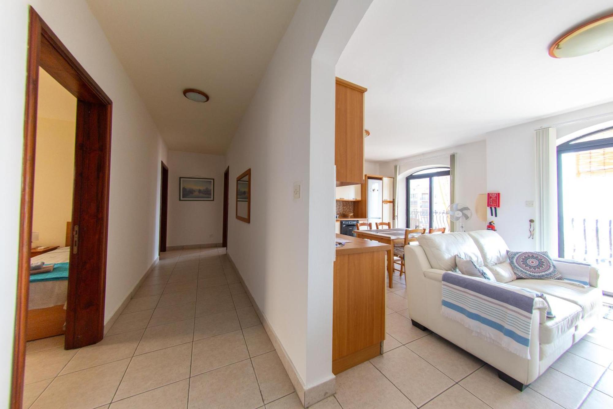 2bd Cosy With Spacious Balcony - Close To Bugibba *